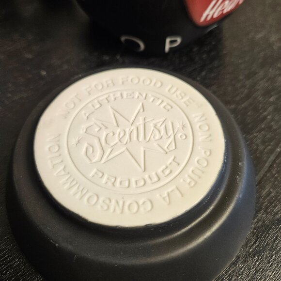 New Retired Scentsy Warmer ABCs Best Teachers Teach From The Heart Mid-Size - Picture 4 of 6